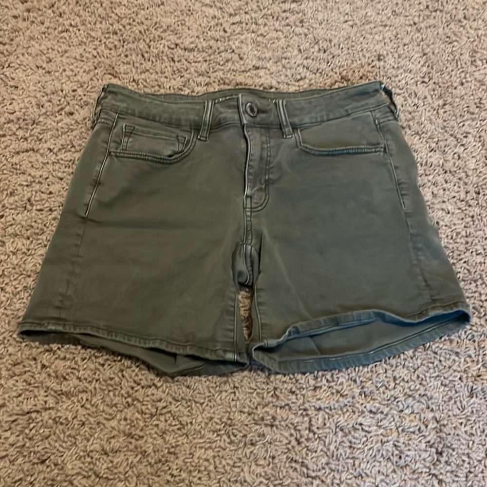 American Eagle Women’s Midi Shorts Super Stretch Green Size 6 - Picture 2 of 9